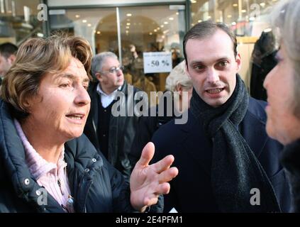 L'ancienne championne du monde du ski Marielle Goitschel soutient le candidat aux élections municipales de l'UMP Fabien de sans Nicolas pour les prochaines élections municipales à Grenoble, en France, le 5 février 2008. Photos de Vincent Dargent/ABACAPRESS.COM Banque D'Images