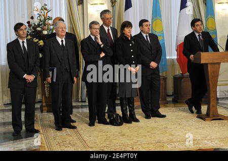 Denis Perret (PDG d'EADS), Denis Ranque (PDG de Thales), Anne Lauvergeon (PDG d'Areva), Jean-François Cirelli (PDG de gaz de France) et François Fillon lors d'une visite officielle du Premier ministre français au Kazakhstan, à Astana, le 8 février 2008. Photo par Elodie Gregoire/ABACAPRESS.COM Banque D'Images