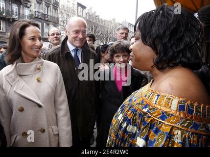 Segolene Royal et Michele Delaunay soutiennent le candidat socialiste Alain Rousset pour les élections municipales à Bordeaux, France, le 26 février 2008. Photo de Patrick Bernard/ABACAPRESS.COM Banque D'Images