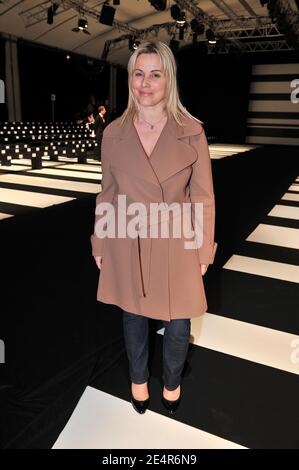 Sophie Fvier participe au salon de la collection prêt-à-porter Elie Saab automne-hiver 2008-2009, qui s'est tenu au Grand Palais, à Paris, en France, le 1er mars 2008. Photo de Guignebourg-Nebinger-Orban-Taamallah/ABACAPRESS.COM Banque D'Images