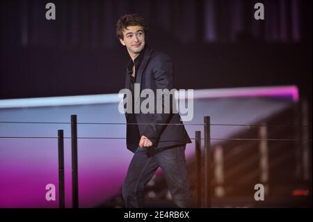 Renan Luce sur scène lors de la 23e cérémonie des "victoires de la musique" qui s'est tenue à la salle Zenith à Paris, France, le 8 mars 2008. Photo de Gouhier-Nebinger/ABACAPRESS.COM Banque D'Images