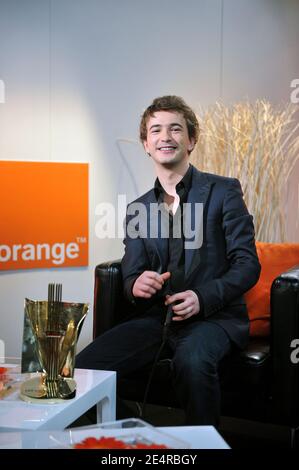 EXCLUSIF - Renan Luce en coulisses lors de la 23e cérémonie des "victoires de la musique" qui s'est tenue au hall Zenith à Paris, France, le 8 mars 2008. Photo de Gouhier-Nebinger/ABACAPRESS.COM Banque D'Images