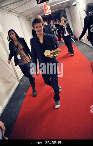 EXCLUSIF - Renan Luce en coulisses lors de la 23e cérémonie des "victoires de la musique" qui s'est tenue au hall Zenith à Paris, France, le 8 mars 2008. Photo de Gouhier-Nebinger/ABACAPRESS.COM Banque D'Images