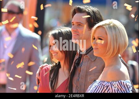 Jim Carrey, Jenny McCarthy et Jane Erin Carrey assistent à la première de 'Dr. Seuss Horton entend UN qui!' Au Mann Village Theatre de Westwood, Los Angeles, CA, Etats-Unis, le 8 mars 2008. Photo de Lionel Hahn/ABACAPRESS.COM Banque D'Images