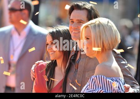 Jim Carrey, Jenny McCarthy et Jane Erin Carrey assistent à la première de 'Dr. Seuss Horton entend UN qui!' Au Mann Village Theatre de Westwood, Los Angeles, CA, Etats-Unis, le 8 mars 2008. Photo de Lionel Hahn/ABACAPRESS.COM Banque D'Images