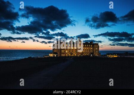 Coucher de soleil sur la Pointe Hotel Newquay , Cornwall, Angleterre Banque D'Images