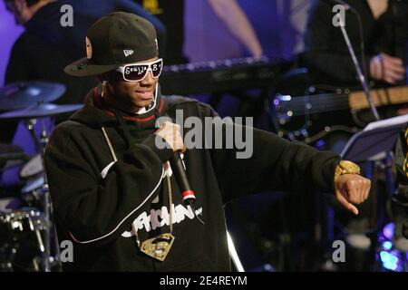 EXCLUSIF - Soulja Boy participe à la mise en bande d'une émission de radio à Paris, France, le 11 mars 2008. Photo de Greg Soussan/ABACAPRESS.COM Banque D'Images