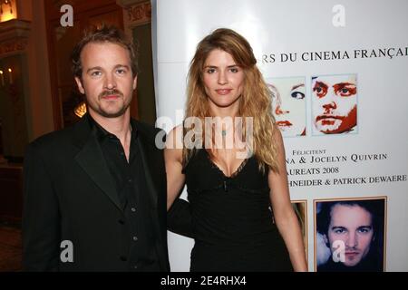 Alice Taglioni et Jocelyn Quivrin assistent à la cérémonie de remise des prix « Prix Romy Schneider-Patrick Dewaere 2008 » qui s'est tenue à l'hôtel « Royal Monceau » à Paris, en France, le 17 mars 2008. Photo de Benoit Pinguet/ABACAPRESS.COM Banque D'Images