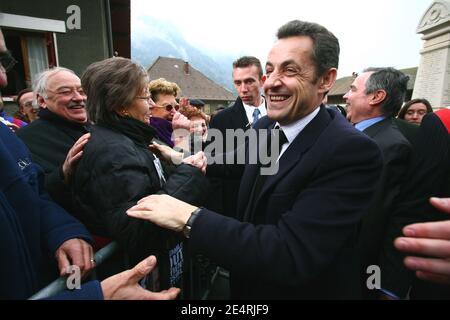 Le président Nicolas Sarkozy visite le petit-Bornand, France, le 18 mars 2008. Photo de Mousse/ABACAPRESS.COM Banque D'Images