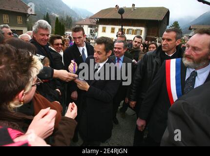 Le président Nicolas Sarkozy visite le petit-Bornand, France, le 18 mars 2008. Photo de Mousse/ABACAPRESS.COM Banque D'Images