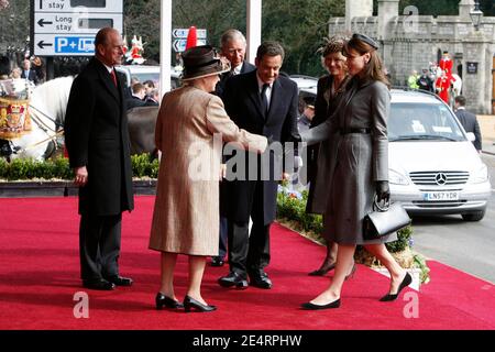 Le prince Philip et la reine Elizabeth II reçoivent Nicolas Sarkozy, son épouse Carla Bruni-Sarkozy, le prince Charles de Galles et Camilla Duchess de Cornwall à Windsor, au Royaume-Uni, le 26 mars 2008. Photo d'Alain Benainous/Pool/ABACAPRESS.COM Banque D'Images