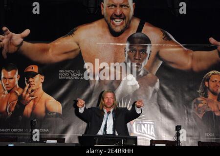 WWE Superstar Triple H participe à la conférence de presse Floyd Mayweather & Big Show pour Wrestlemania XXIV au Hard Rock Cafe de New York City, NY, USA, le 26 mars 2008. Photo de Gregorio Binuya/Cameleon/ABACAPRESS.COM Banque D'Images