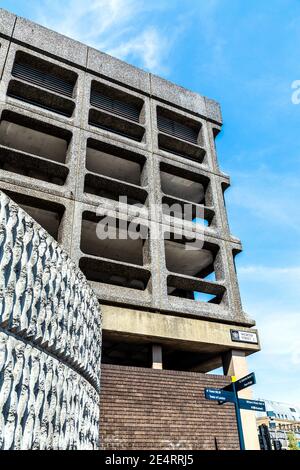 Architecture de style Brutaliste, Minories car Park à Londres, Royaume-Uni Banque D'Images