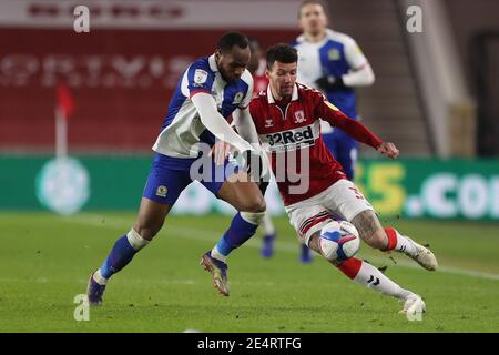 MIDDLESBROUGH, ANGLETERRE. LE 24 JANVIER Ryan Nyambe de Blackburn Rovers en action avec Marvin Johnson de Middlesbrough lors du match de championnat Sky Bet entre Middlesbrough et Blackburn Rovers au stade Riverside, à Middlesbrough, le dimanche 24 janvier 2021. (Credit: Mark Fletcher | MI News) Credit: MI News & Sport /Alay Live News Banque D'Images