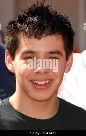 Le finaliste américain d'Idol David Archuleta assiste à la première de 'Dr. Seuss Horton entend UN qui!' Au Mann Village Theatre de Westwood. Los Angeles, le 8 mars 2008. (Photo : David Archuleta). Photo de Lionel Hahn/ABACAPRESS.COM Banque D'Images