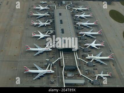 Avions British Airways au centre de l'aéroport Banque D'Images