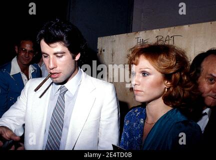 John Travolta et Marilu Henner crédit: Ralph Dominguez/MediaPunch Banque D'Images