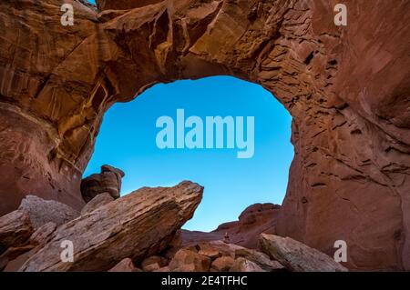 ARCHE CASSÉE DEVILS GARDEN ARCHES NATIONAL PARK MOAB UTAH Banque D'Images