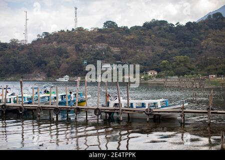 Magnifique paysage sur le lac Atitlán, Guatemala, Amérique centrale. Banque D'Images