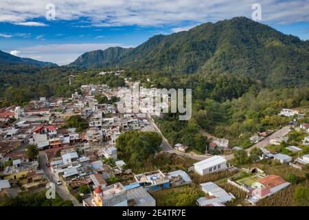 Vue aérienne de la ville de Western Highlands au Guatemala, en Amérique centrale. Banque D'Images