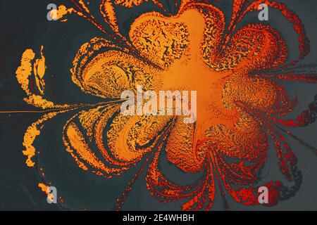 Une peinture abstraite à l'huile aux couleurs rouge-orange et noir - parfait pour les papiers peints Banque D'Images