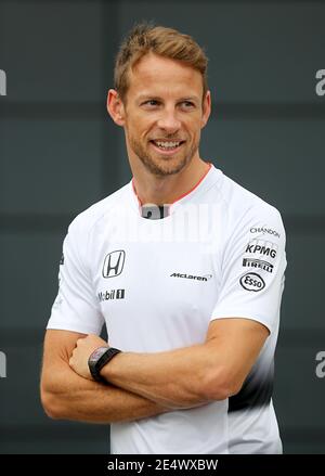 Photo du dossier datée du 10-07-2016 de Jenson Button. Date d'émission : (saisissez la date ici). Banque D'Images