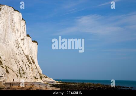 Falaises Blanches à St Margarets Bay sur la côte du Kent Banque D'Images