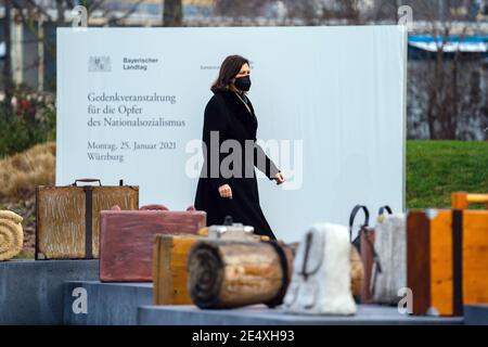 25 janvier 2021, Bavière, Würzburg: Le Président du Parlement de l'État bavarois, Ilse Aigner (CSU), prend le micro au Mémorial des « déportations » lors d'un acte de mémoire pour les victimes du socialisme national. Photo: Nicolas Armer/dpa Pool/dpa Banque D'Images