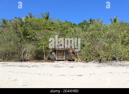 Une cabane entre les arbres à l'île de rang Yai à Phuket, en Thaïlande Banque D'Images