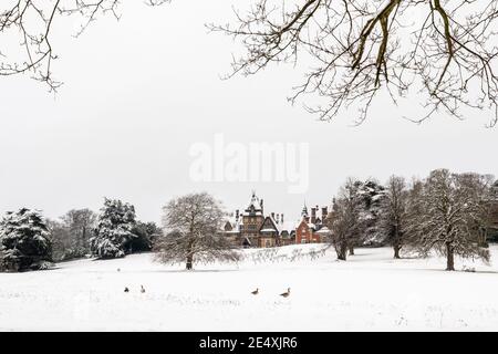 Farnborough Hill, une école de jour indépendante catholique romaine pour filles (école publique anglaise) en janvier ou en hiver avec de la neige, Hampshire, Royaume-Uni Banque D'Images