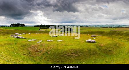 Arbor Low est un monument néolithique de henge dans le Derbyshire White Peak District. Banque D'Images