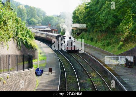 Foxcote Manor locomotive 7822 sous la vapeur à la course bénévole Chemin de fer du patrimoine de Llangollen dans le nord du pays de Galles Banque D'Images