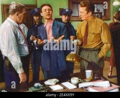 DETECTIVE STORY 1951 Paramount Pictures film avec Kirk Douglas at droite Banque D'Images