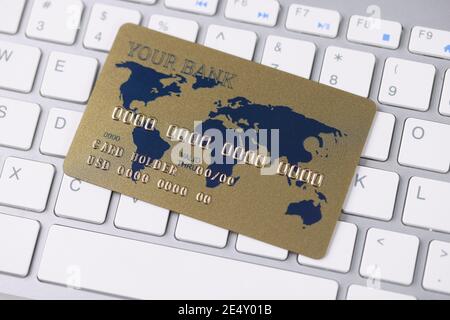 La carte de crédit en plastique est sur le clavier Banque D'Images