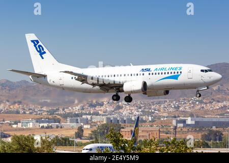 Malaga, Espagne - 28 juillet 2018 : avion Boeing B737-300 ASL Airlines à l'aéroport de Malaga (AGP) en Espagne. Boeing est un fabricant américain d'avions Hea Banque D'Images