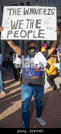 Detroit, Michigan - les membres des syndicats et des groupes communautaires se rassemblent pour célébrer la victoire électorale de Joe Biden. Banque D'Images