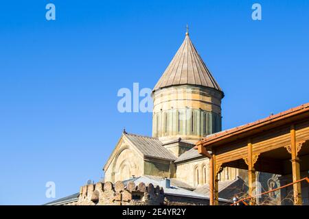 Ancienne ville célèbre de Géorgie, Mtskheta. Vieux hauss et église Svetiskhoveli. Destination du voyage. Banque D'Images