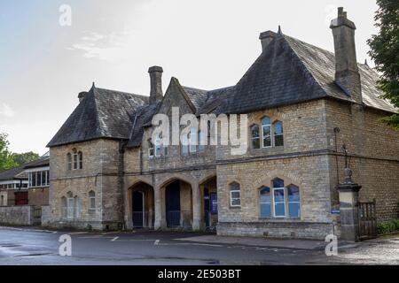 The Henry Box School on Church Green à Witney, une ville marchande historique sur la rivière Windrush, Oxfordshire, Royaume-Uni. Banque D'Images