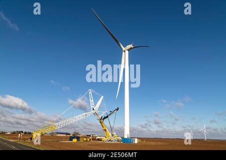 Beauce, France. 25 janvier 2021. Opération d'entretien sur une éolienne le 25 janvier 2021. Banque D'Images