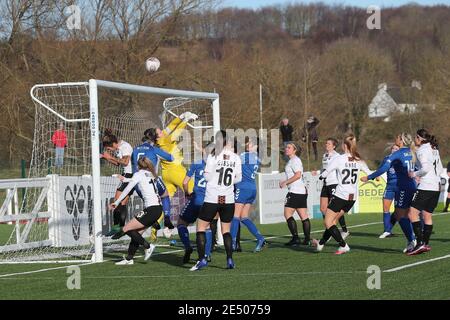 DURHAM, ANGLETERRE. JAN 24TH London Bees Sarah QUANTRILL joue le ballon lors du match de championnat FA féminin entre Durham Women et London Bees au château de Maiden, à Durham City, le dimanche 24 janvier 2021. (Credit: Mark Fletcher | MI News) Credit: MI News & Sport /Alay Live News Banque D'Images