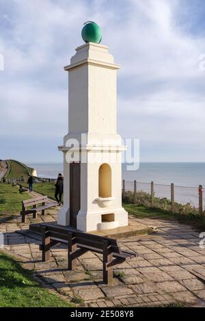 Meridian Monument (George V Memorial) à Peacehaven (East Sussex) - point de départ du Greenwich Meridian Trail Banque D'Images