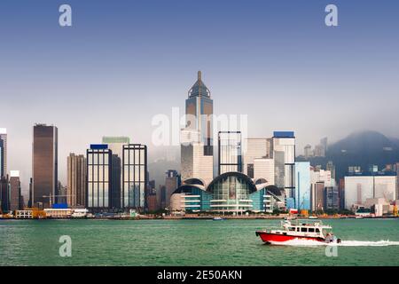 Hong Kong, Chine city skyline at Victoria Harbour. Banque D'Images