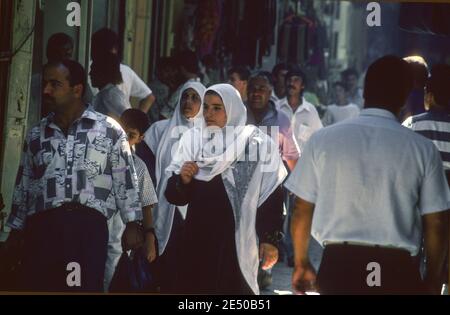 Peuple dans le quartier arabe de Jérusalem Israël Banque D'Images