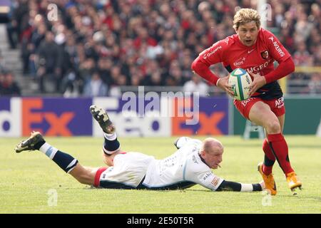 Gareth Thomas de Cardiff et Cedric Heymans de Toulouse lors du match de rugby de la coupe Heineken, quart de finale, Toulouse vs Cardiff Blues à Toulouse, France, le 6 avril 2008. Toulouse a gagné 41-17. Photo par Alex/Cameleon/ABACAPRESS.COM Banque D'Images