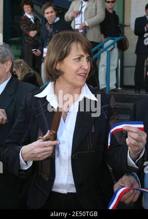 La ministre française de la Culture, Christine Albanel, ouvre le MIP TV avec Milia 2008 à Cannes, le 7 avril 2008. Photo de Denis Guignebourg/ABACAPRESS.COM Banque D'Images