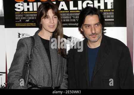 Charlotte Gainsbourg et Yvan Attal assistent à la première du film de Martin Scorsese sur les Rolling Stones 'Shine A Light' à l'Olympia Hall de Paris, France, le 9 avril 2008. Photo de Giancarlo Gorassinio/ABACAPRESS.COM Banque D'Images