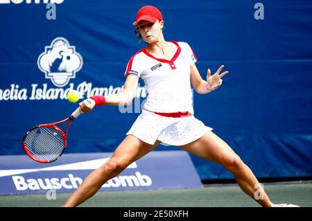 Le retour d'Alize Cornet en France a lieu lors du quart de finale contre la Virginie Razzano en France aux championnats de tennis Bausch & Lomb à Amelia Island, FL, USA, le 11 avril. 2008. Cornet défait Razzano 6-4, 6-2. Photo de Gray Quetti/Cal Sport Media/Cameleon/ABACAPRESS.COM (en photo : Alize Cornet) Banque D'Images