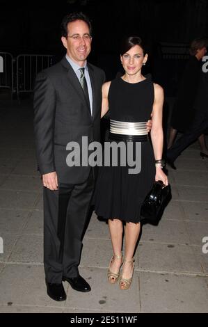 Jerry Seinfeld et sa femme Jessica arrivent pour la 7e fête annuelle du Festival du film de Tribeca Vanity Fair qui s'est tenue au palais de justice suprême de l'État à New York, aux États-Unis, le 22 avril 2008. Photo de Gregorio Binuya/ABACAPRESS.COM Banque D'Images