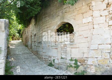 France Provence Oppede-le-Vieux ruines d'un village abandonné à partir du 15 Et XVIe siècles à Oppede-le-Vieux Banque D'Images