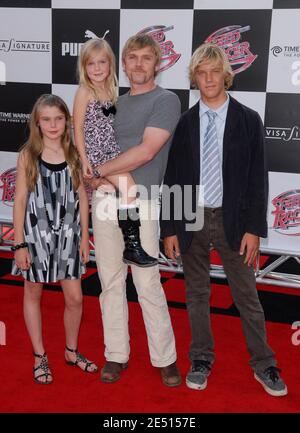 Rick Schroder et sa famille assistent à la première de Warner Bros 'Peed Racer' au Nokia Theatre Downtown Los Angeles, CA, USA le 26 avril 2008. Photo de Lionel Hahn/ABACAPRESS.COM Banque D'Images